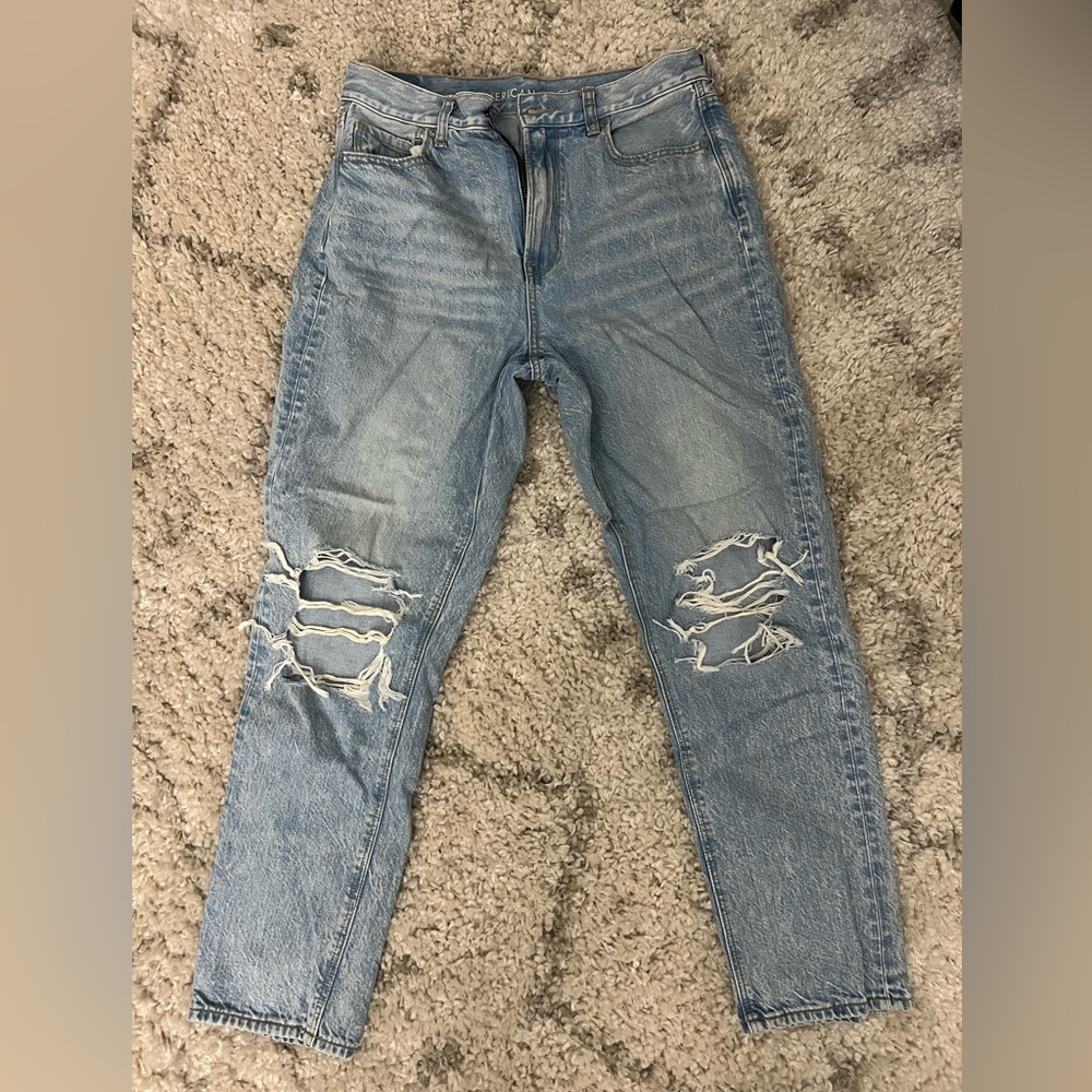 American Eagle Outfitters Light Blue Denim Mom Jeans